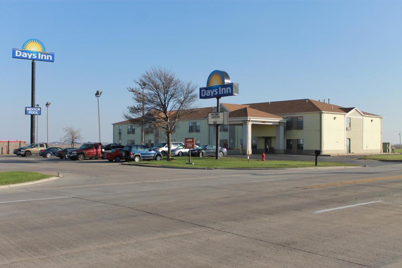 Days Inn By Wyndham Walcott Davenport Extérieur photo