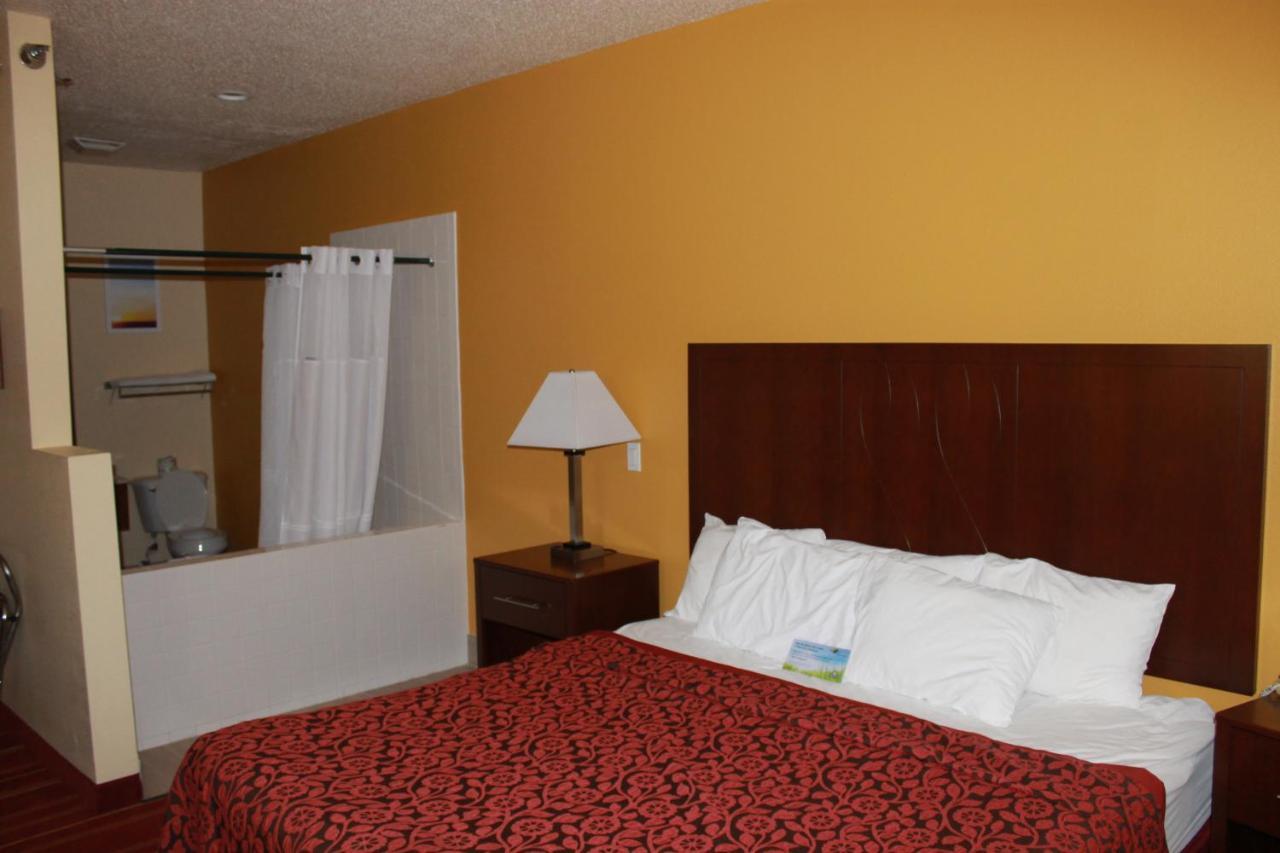 Days Inn By Wyndham Walcott Davenport Extérieur photo